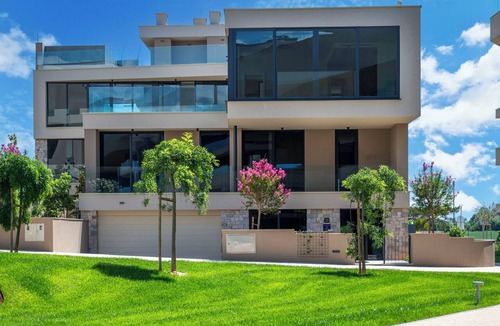 Savudrija House | Nice apartment in villa for 8 people with WIFI, hot tub, pool, A/C, TV and terrace