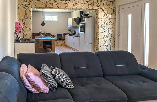 Benkovac House | Nice home in Benkovac