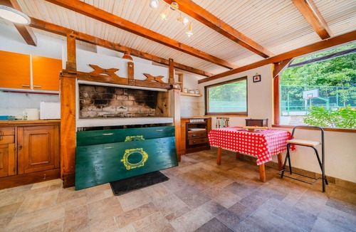 Petrinja House | Nice home in Brest Pokupski with sauna