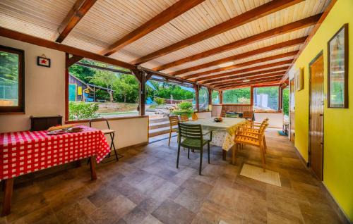 Petrinja House | Nice Home In Brest Pokupski With Sauna