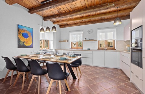 Cabrunici House | Nice home in Cabrunici