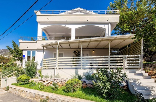 Ribarica House | Nice home in Cesarica