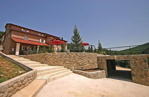 Crni Kal House | Nice home in Crni Kal