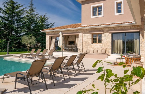 Gracisce House | Nice home in Grzici with private swimming pool, can be inside or outside