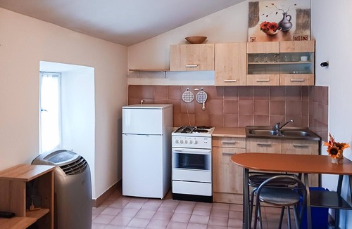 Viskovici House | Nice home in Koromacno