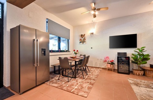 Jalzabet House | Nice home in Lestakovec with sauna