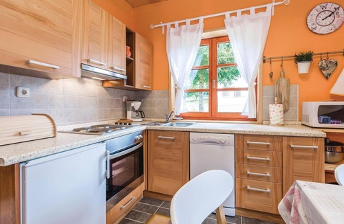Gospic House | Nice home in Licki Osik with ethernet internet