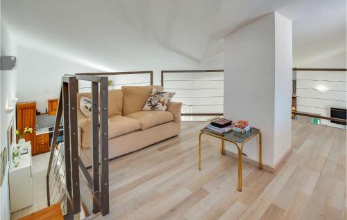 Milohnici House | Nice Home In Linardici