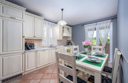 Lovrecica House | Nice home in Lovrecica