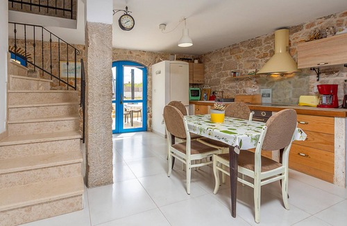 Filipini House | Nice home in Mihelici