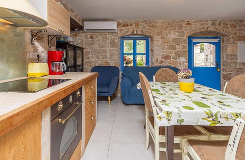 Filipini House | Nice home in Mihelici
