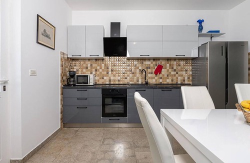 Zupanici House | Nice home in Nedescina