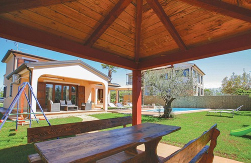 Buzinija House | Nice home in Novigrad