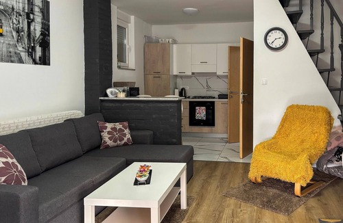 Orahovica House | Nice home in Orahovica with sauna