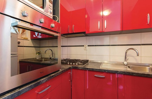 Pjescana Uvala House | Nice home in Pjescana Uvala with WiFi