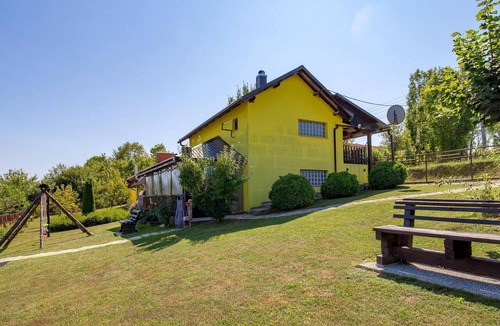 Plaski House | Nice home in Plaski with house a panoramic view