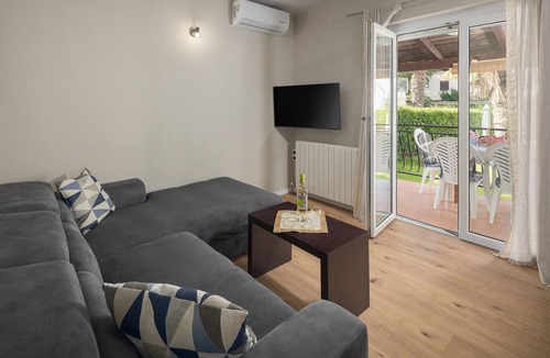 Kukci House | Nice home in Porec with outdoor swimming pool