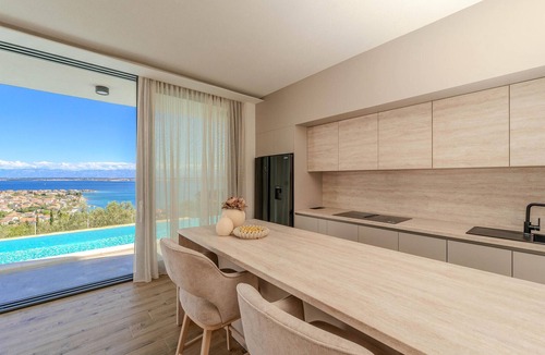 Preko House | Nice home in Preko with sauna