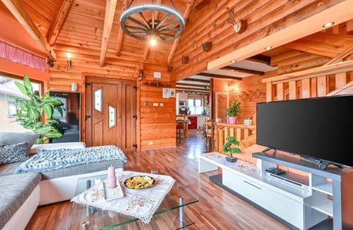 Donja Stubica House | Nice home in Pustodol with sauna