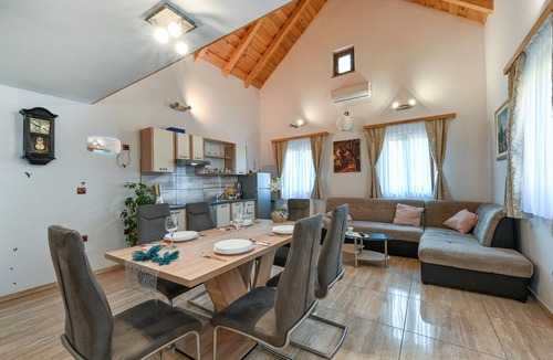 Donji Martijanec House | Nice home in Rivalno with sauna