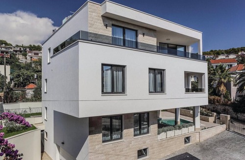 Trogir House | Nice home in Saldun with sauna