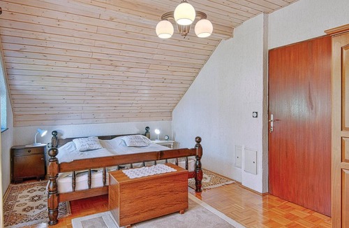 Sveti Ilija House | Nice home in Seketin with sauna