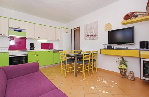 Sucuraj House | Nice home in Sucuraj with WiFi