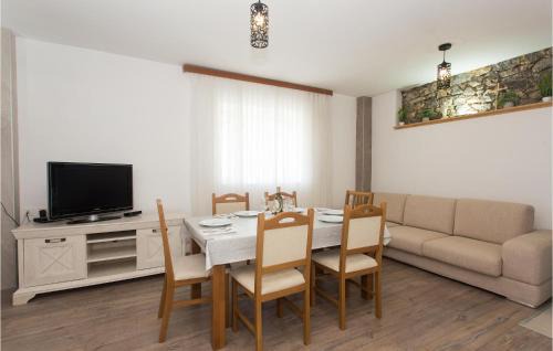 Trilj House | Nice Home In Tijarica