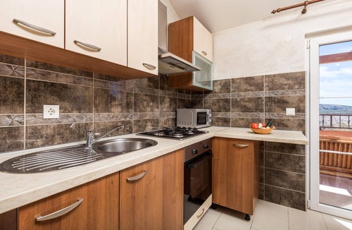Kustici House | Nice home in Zubovici