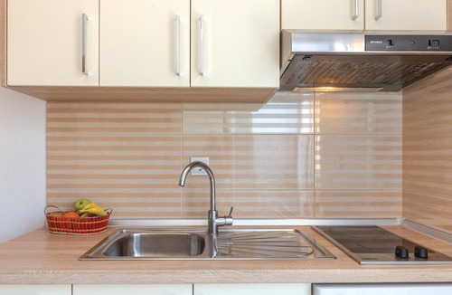 Bratus Apartment | Nice studio in Krvavica with kitchen