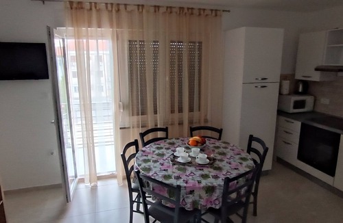 Selce Apartment | No extra fees! Three-bedroom apartment, center of Selce