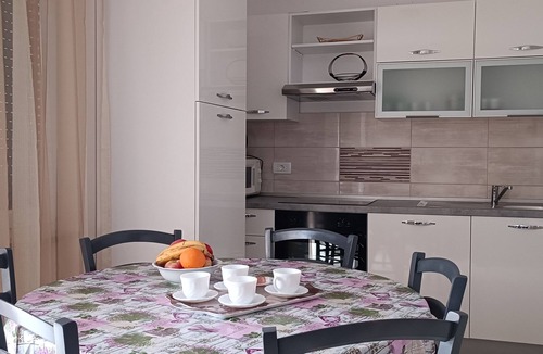 Selce Apartment | No extra fees! Three-bedroom apartment, center of Selce