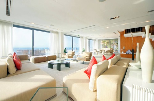 Abu Dhabi Villa | Nurai Island’s Overwater Paradise : Luxury Retreat
