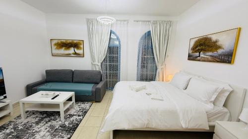 International City Apartment | O07 Luxury Furnished Studio Apartment near bus stop Garden view Persia Cluster