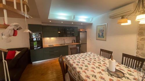 Podgora Villa | Old stone house VICKO