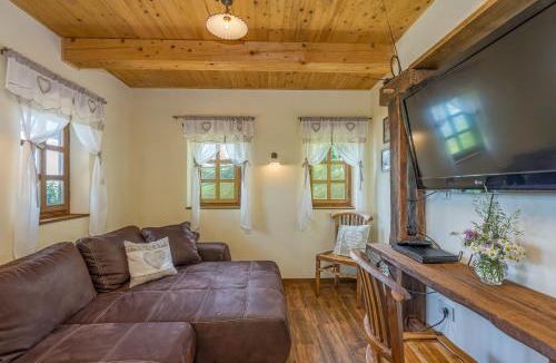 Brezice Ski Chalet | Oldhouse Knezovo with Private Garden - Happy Rentals