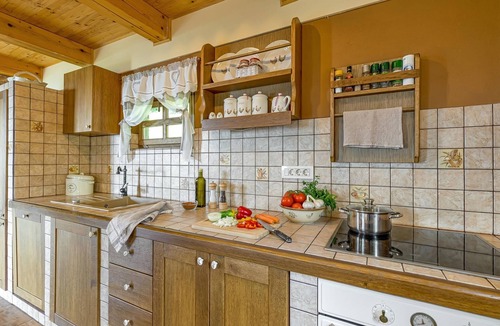 Brezice Ski Chalet | Oldhouse Knezovo with Private Garden, Sromlje, Slovenia