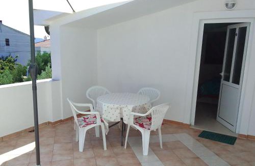 Dobropoljana Apartment | Olives & Figs Retreat by the sea - zen apartments 100 m from the beach