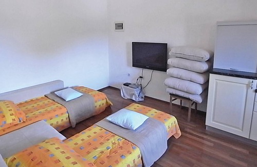 Drvenik Mali House | On the island of Drvenik Mali is located this beautiful vacation house right by the sea and beach.