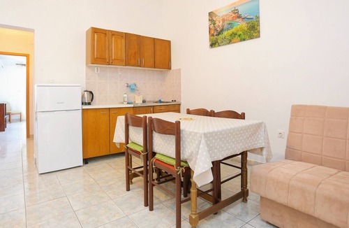 Lokva Rogoznica Apartment | One bedroom apartment with balcony and sea view Lokva Rogoznica, Omiš (A-18211-d)