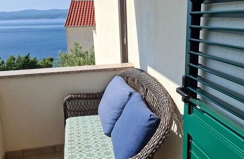 Ruskamen Apartment | One bedroom apartment with terrace and sea view Lokva Rogoznica, Omiš (A-25499-a)