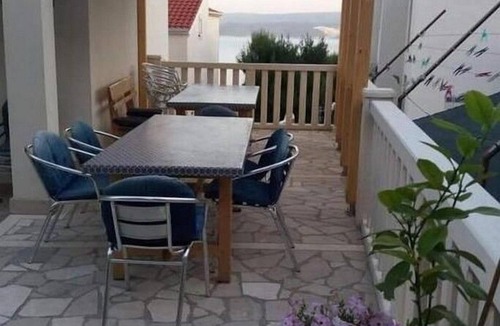 Ruskamen Apartment | One bedroom apartment with balcony and sea view Lokva Rogoznica, Omiš (A-25499-c)