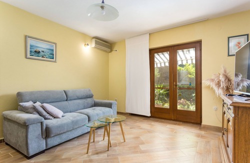 Kastel Stari Apartment | One bedroom apartment with terrace Kaštel Stari, Kaštela (A-20999-a)