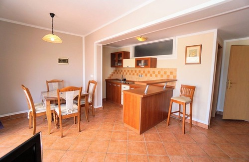 Crveni Vrh Apartment | One bedroom apartment with balcony and sea view Crveni Vrh, Umag (A-27174-b)