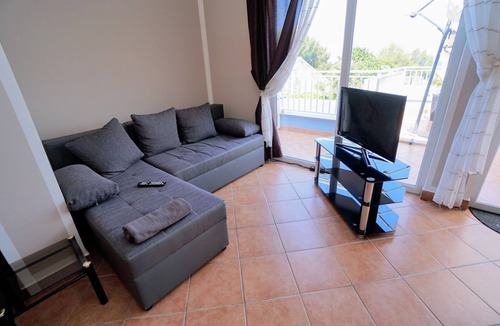 Crveni Vrh Apartment | One bedroom apartment with balcony and sea view Crveni Vrh, Umag (A-27174-b)