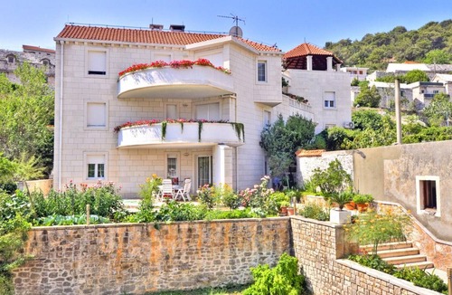 Pucisca Apartment | One bedroom apartment with terrace Pučišća, Brač (A-754-a)