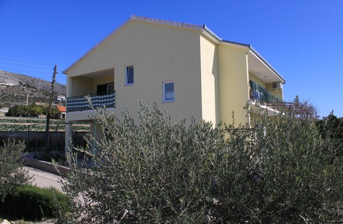 Seget Vranjica Apartment | One bedroom apartment with air-conditioning Seget Vranjica, Trogir (A-8618-c)