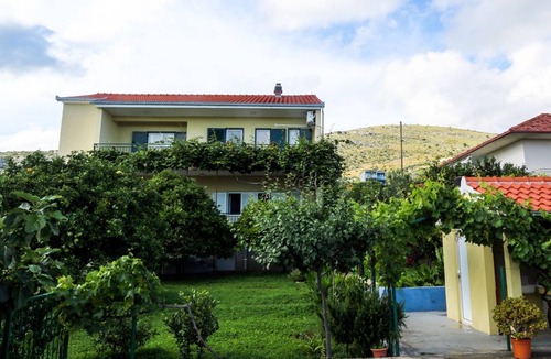 Seget Vranjica Apartment | One bedroom apartment with air-conditioning Seget Vranjica, Trogir (A-8618-c)