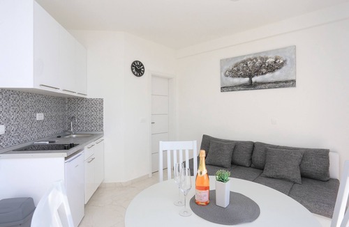 Zivogosce Apartment | One bedroom apartment with a swimming pool by the beach Živogošće - Porat, Makarska (A-18150-a)