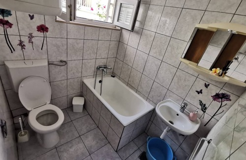 Baska Voda Apartment | One bedroom apartment with balcony Baška Voda, Makarska (A-2678-c)